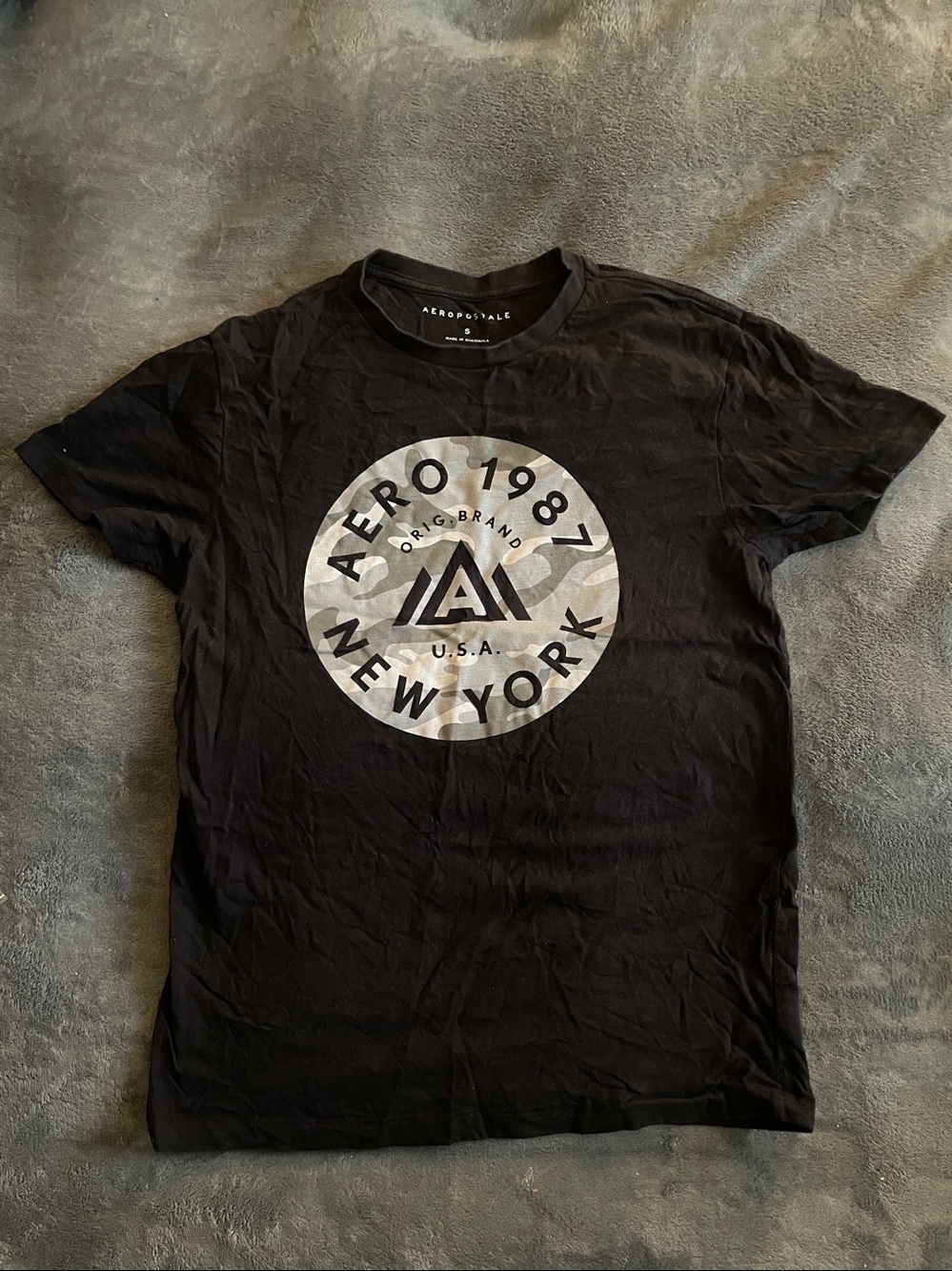 1987 Aeropostale Lightweight Black Graphic T-Shirt Unisex